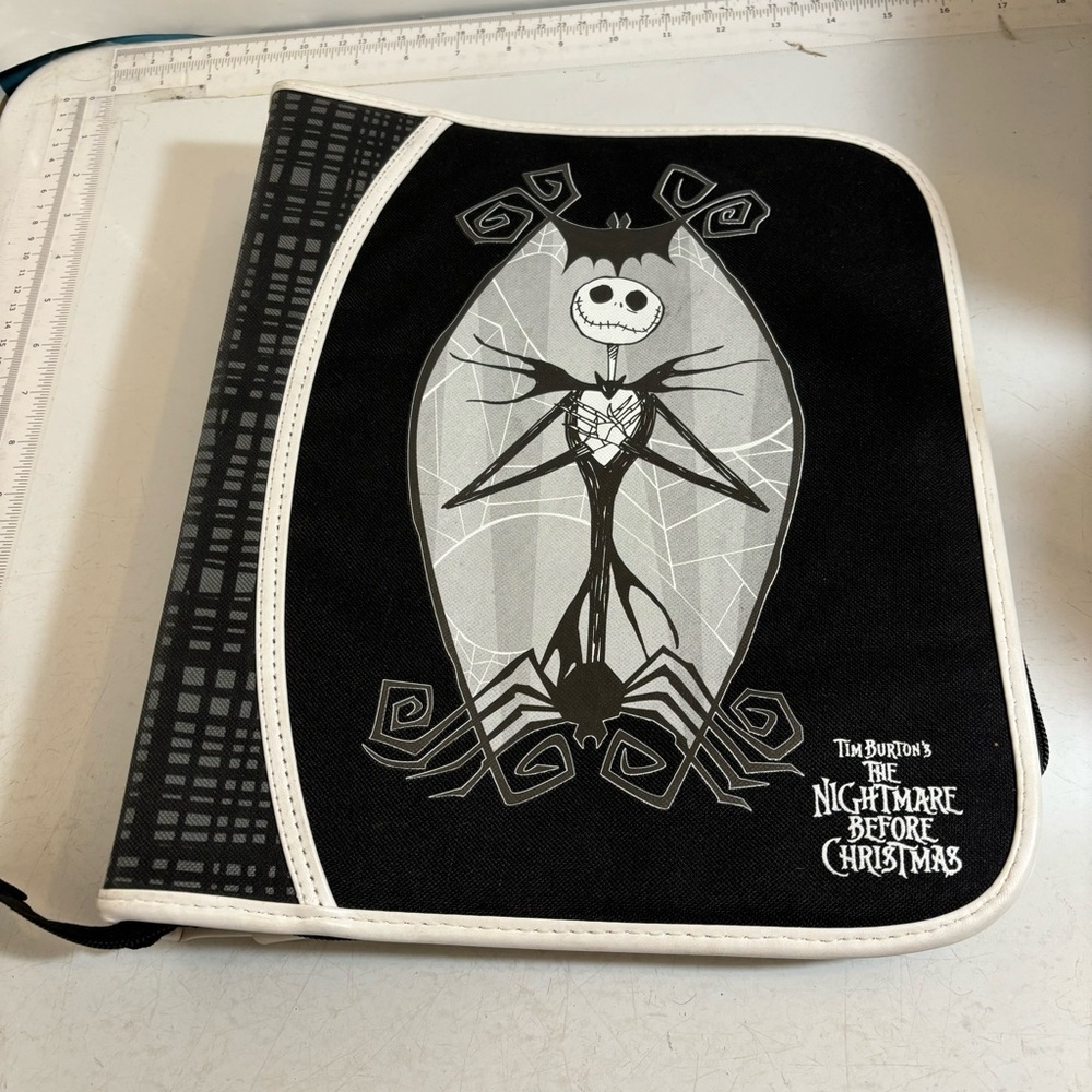 Disney The nightmare before Christmas Jack Skellington covered zip up binder